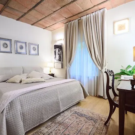 Corte Paolina - Charming Courtyard Inside Apartment *