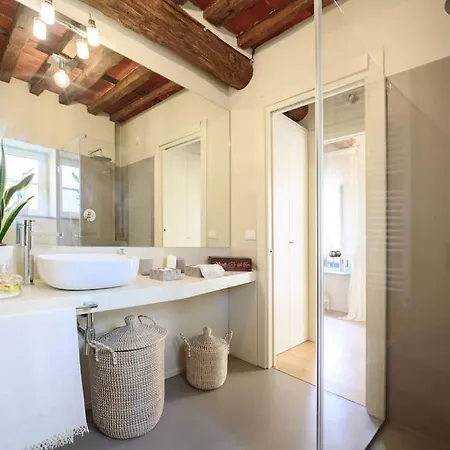Corte Paolina - Charming Courtyard Inside Apartment Lucca
