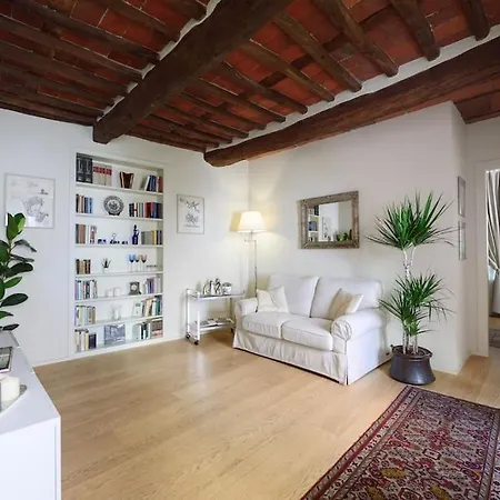 Corte Paolina - Charming Courtyard Inside Apartment *