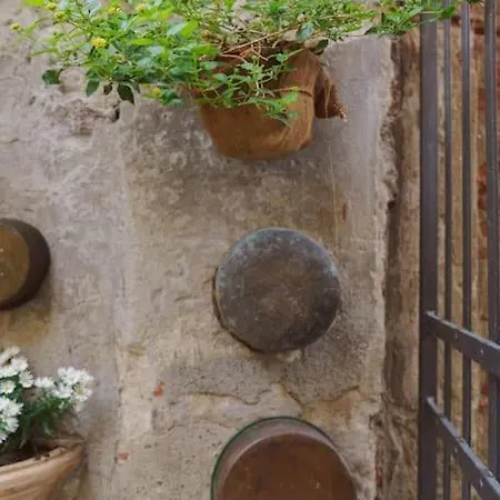 Apartment Corte Paolina - Charming Courtyard Inside